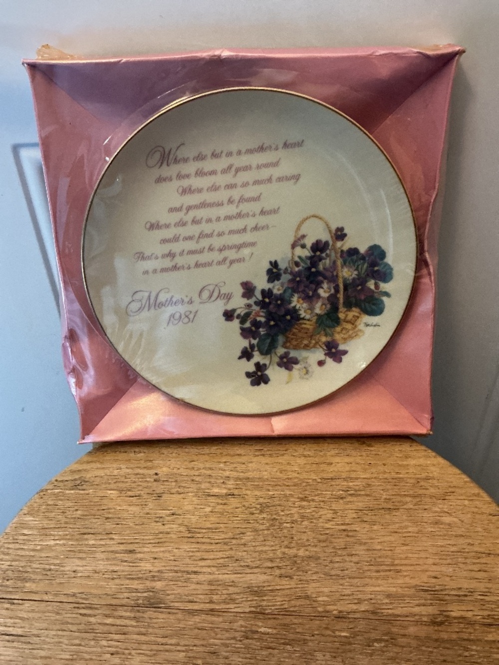 New American Greetings Mother’s Day 1981 plate Commemorative Edition
